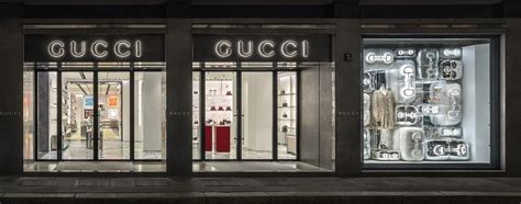 gucci flagship milan